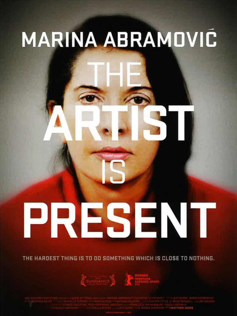 Marian Abramovic: The Artist Is Present afişidir