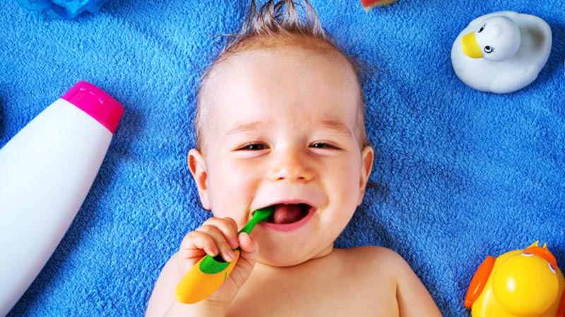 bebeklerde diş fırçası seçimi